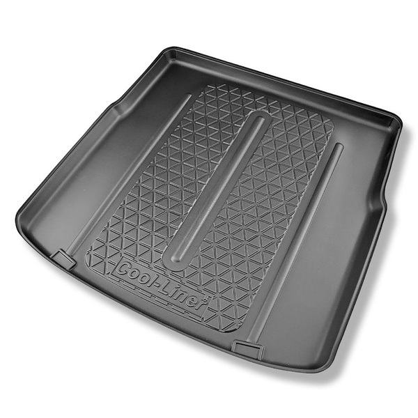 Sada rohož do zavazadlového prostoru a autokoberečky TPE PREMIUM na míru do: Suzuki Swace Kombi (11.2020-....) - horní zavazadlový prostor (stejná prahová hodnota zatížení); pohyblivá podlaha v nejvyšší poloze